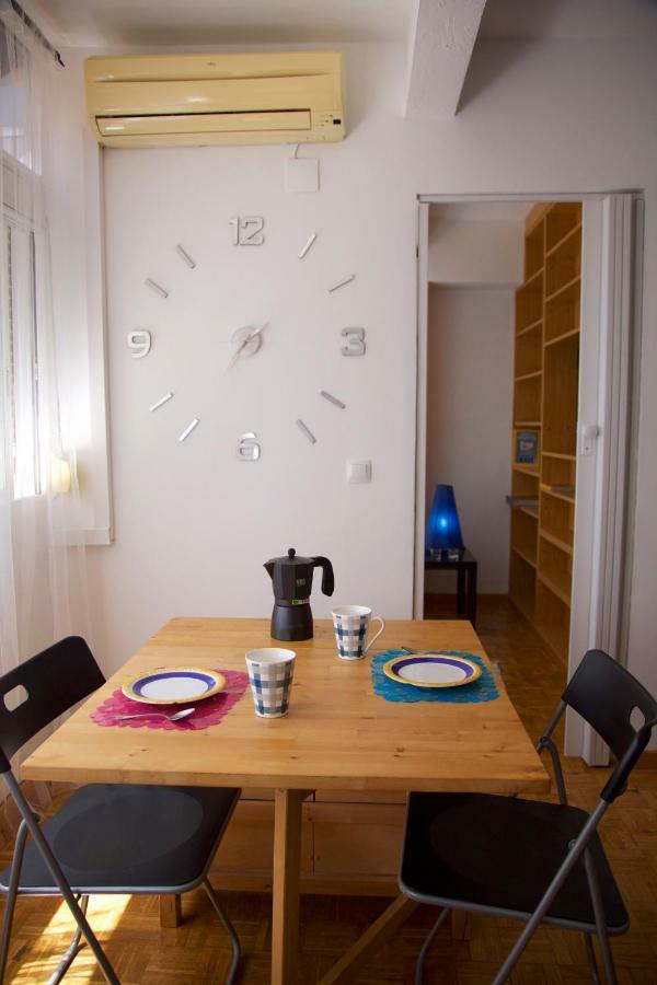 Apartment In Lavapies Madrid Center Eksteriør billede